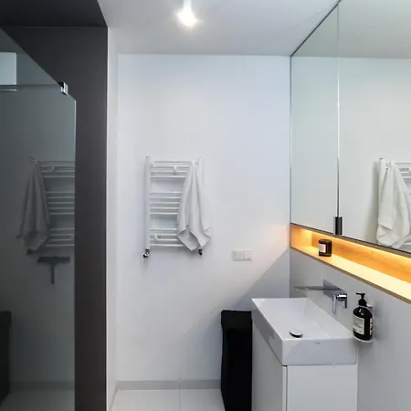 Amelia Q4apartments *